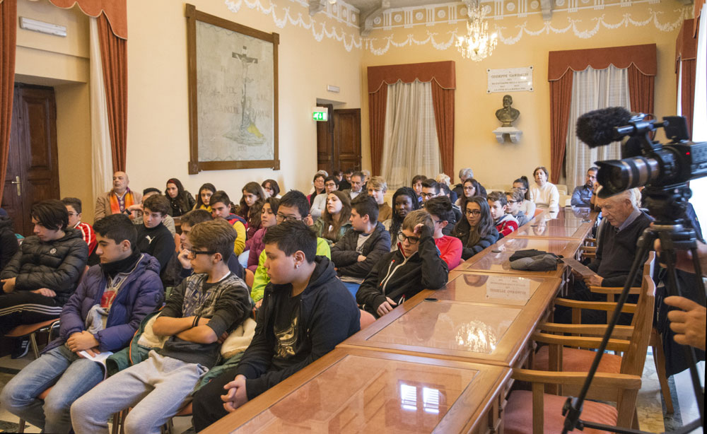 10 Dicembre 2016 - Sala consiliare Comune di La Maddalena ...