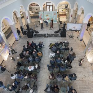 La Valigia dell'Attore XXI Edizione - II Atto - 8 dicembre 2024, Mercato Civico, La Maddalena - Esibizione Trio musicale Jacqueline Demuro (voce), Veronica Satta (voce), Piergiulio Manzi (chitarra) - Foto ©Fabio Presutti