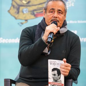 La Valigia dell'Attore XXI Edizione - II Atto - 8 dicembre 2024, Mercato Civico, La Maddalena - presentazione delle riedizioni e delle nuove pubblicazioni di libri e riviste 2024 su Volonté - Foto ©Nanni Angeli