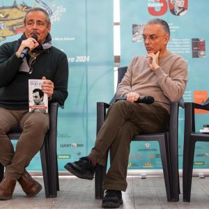 La Valigia dell'Attore XXI Edizione - II Atto - 8 dicembre 2024, Mercato Civico, La Maddalena - presentazione delle riedizioni e delle nuove pubblicazioni di libri e riviste 2024 su Volonté - Foto ©Nanni Angeli